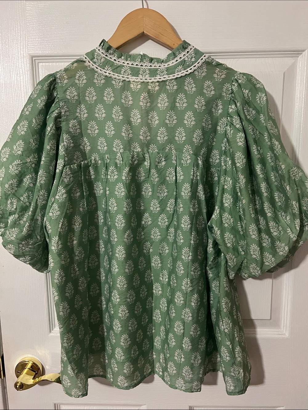 NWT Umgee Green Floral Blouse with White Lace Trim Large - Picture 10 of 14